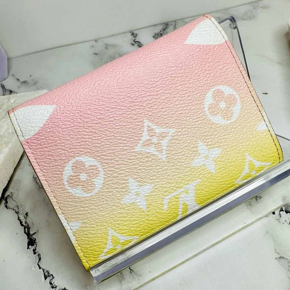 EUC Louis Vuitton Victorine Rose & Yellow 2021 By The Pool Wallet